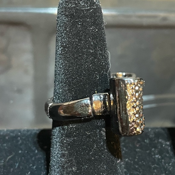 NWT Crystal Bow stretch ring one size fits all black color with crystals - Picture 4 of 8